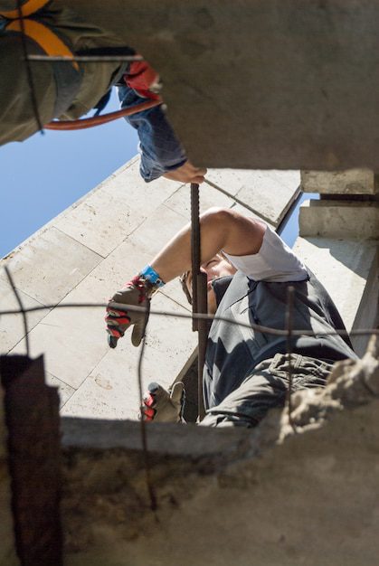 Cum evităm fisurile în structurile din beton?