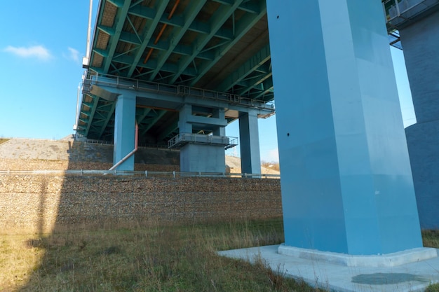 Factori esențiali în proiectarea structurilor industriale rezistente la cutremure