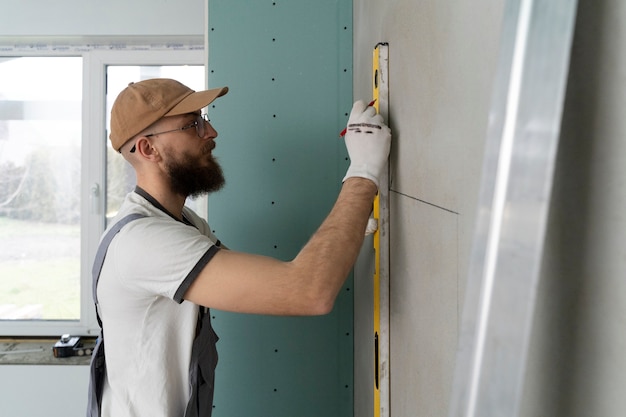 Avantajele folosirii plăcilor de gips-carton în modernizarea interioară