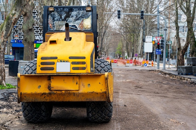 Cum se realizează reabilitarea drumurilor deteriorate?